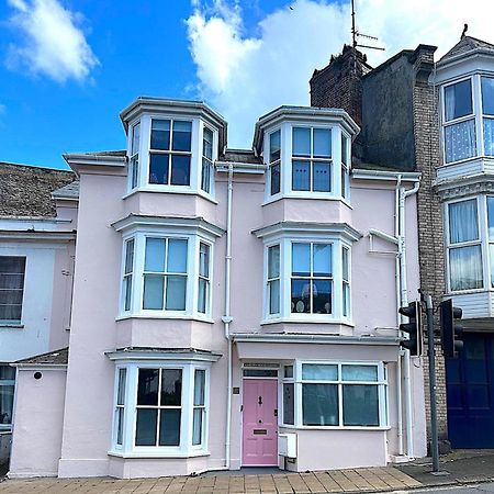 One Sandringham - Boutique Seaside Home In 일프러컴 외부 사진